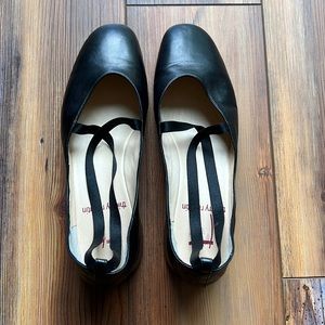 Thierry Rabotin Italian leather black ballet flats. 39.5